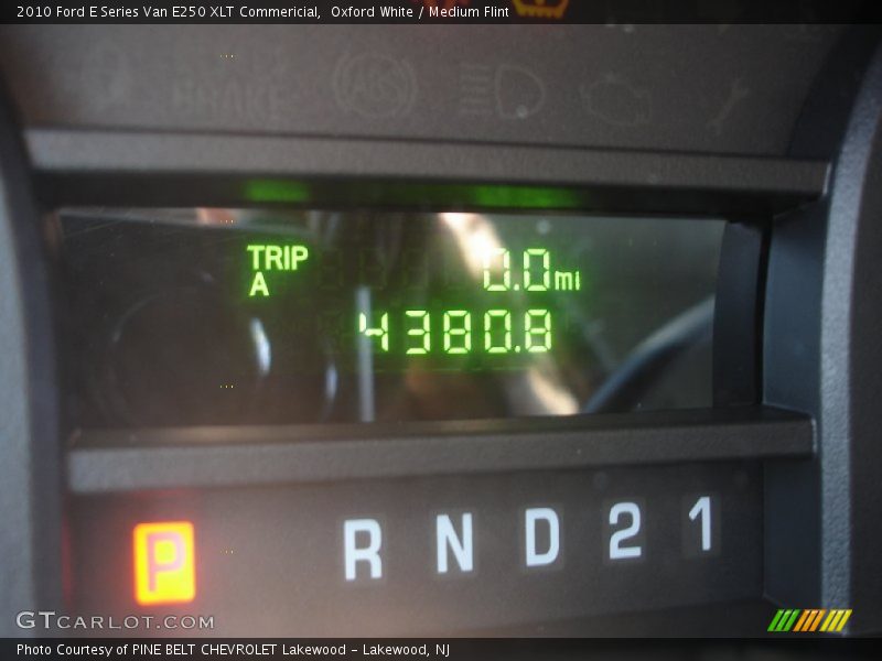 Oxford White / Medium Flint 2010 Ford E Series Van E250 XLT Commericial
