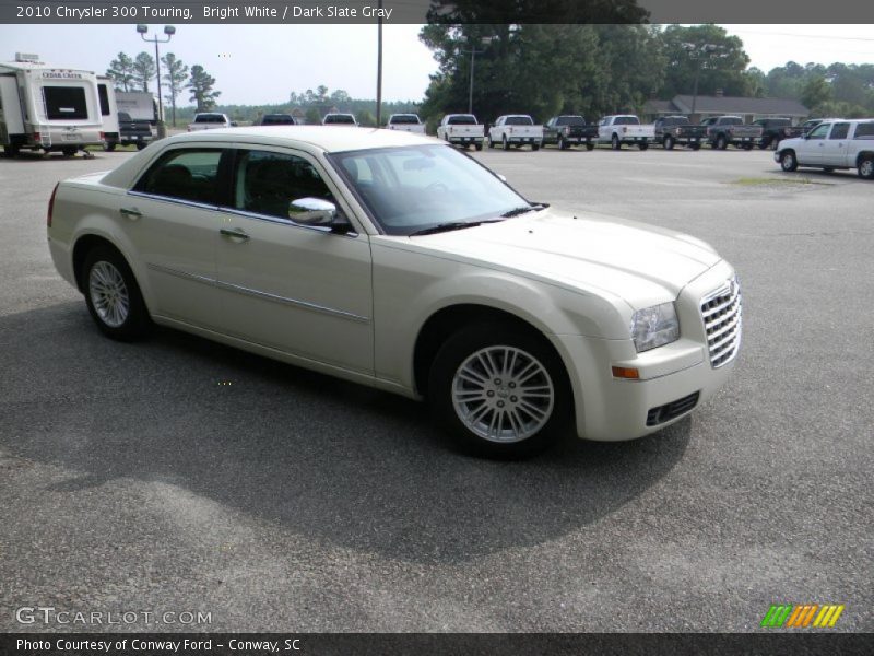 Bright White / Dark Slate Gray 2010 Chrysler 300 Touring