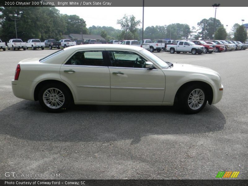 Bright White / Dark Slate Gray 2010 Chrysler 300 Touring