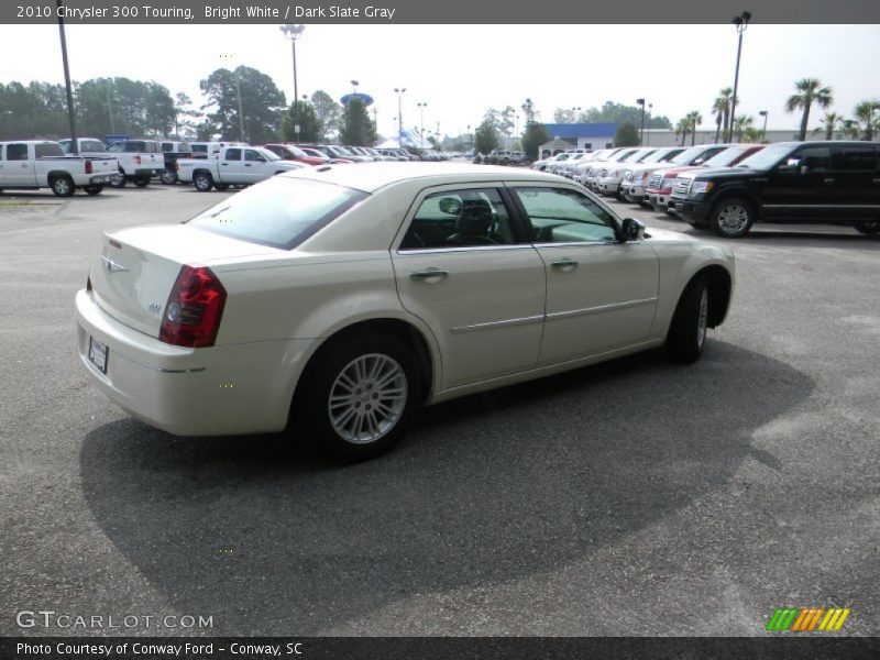 Bright White / Dark Slate Gray 2010 Chrysler 300 Touring