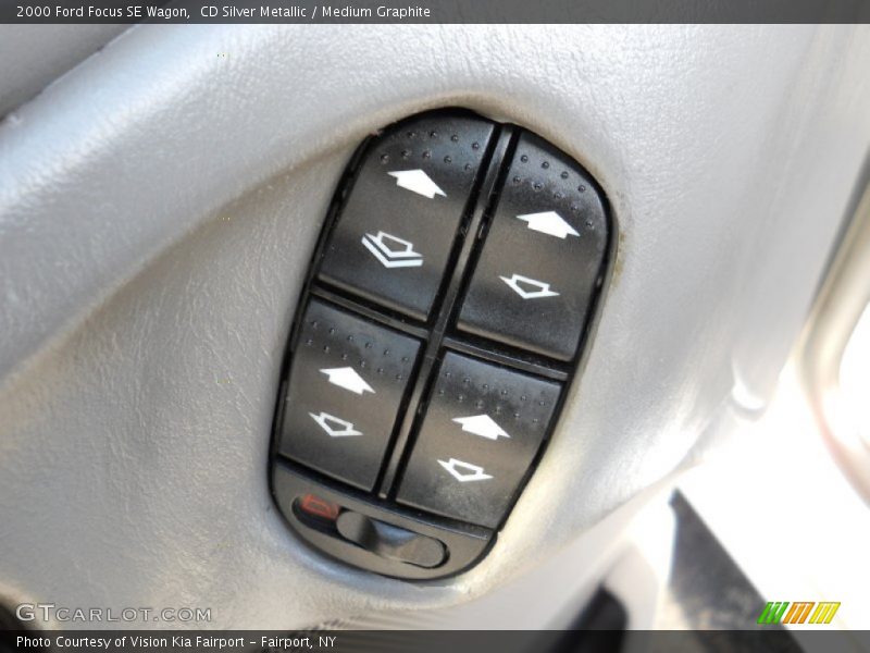 CD Silver Metallic / Medium Graphite 2000 Ford Focus SE Wagon