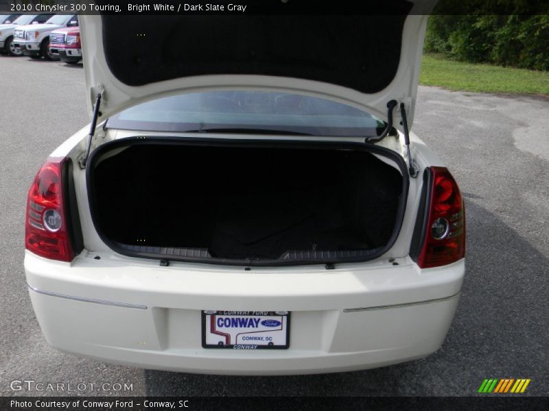 Bright White / Dark Slate Gray 2010 Chrysler 300 Touring