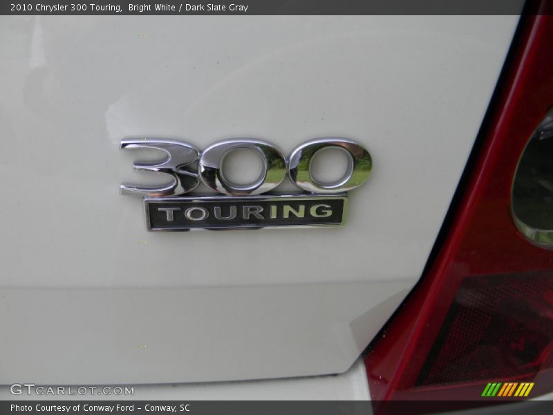 Bright White / Dark Slate Gray 2010 Chrysler 300 Touring