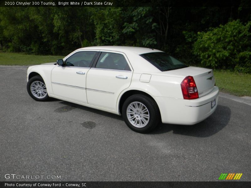 Bright White / Dark Slate Gray 2010 Chrysler 300 Touring