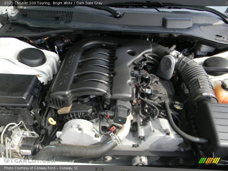Bright White / Dark Slate Gray 2010 Chrysler 300 Touring