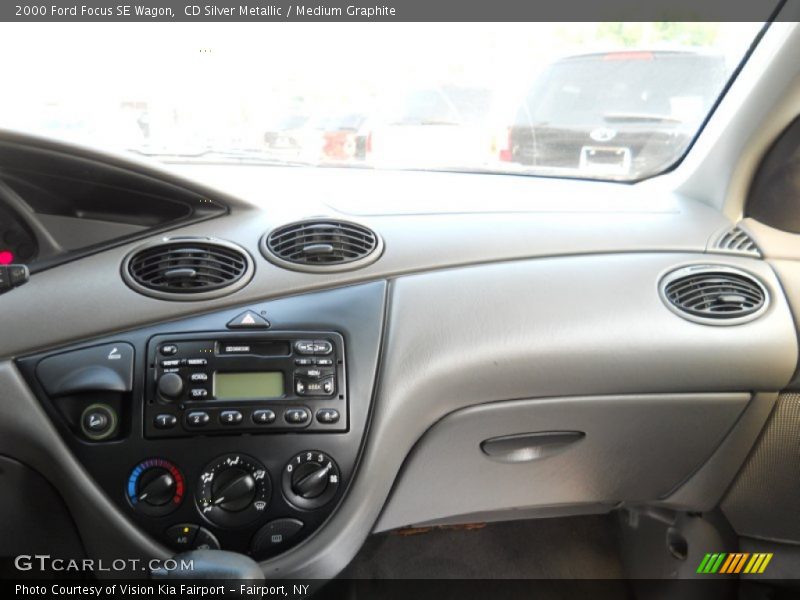CD Silver Metallic / Medium Graphite 2000 Ford Focus SE Wagon