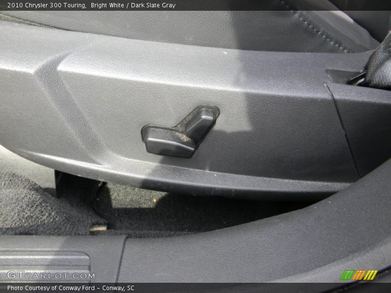 Bright White / Dark Slate Gray 2010 Chrysler 300 Touring