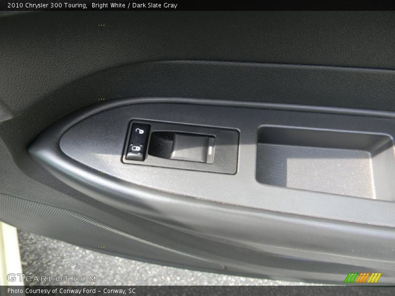 Bright White / Dark Slate Gray 2010 Chrysler 300 Touring