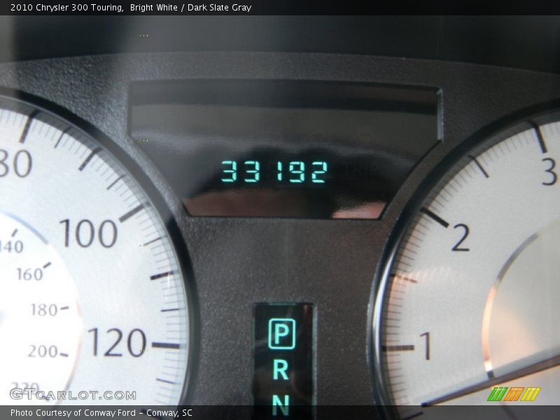 Bright White / Dark Slate Gray 2010 Chrysler 300 Touring