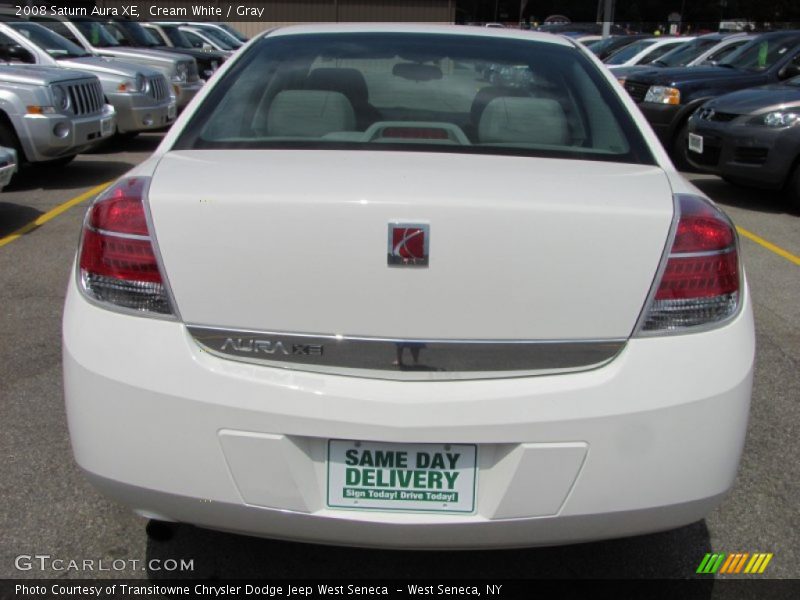 Cream White / Gray 2008 Saturn Aura XE