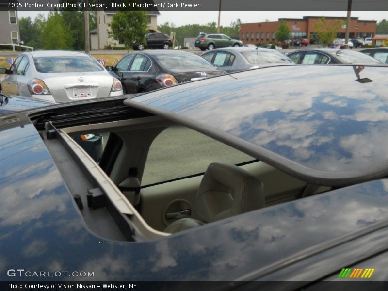 Black / Parchment/Dark Pewter 2005 Pontiac Grand Prix GT Sedan
