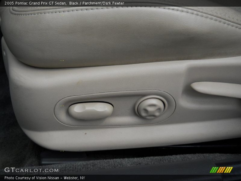 Black / Parchment/Dark Pewter 2005 Pontiac Grand Prix GT Sedan