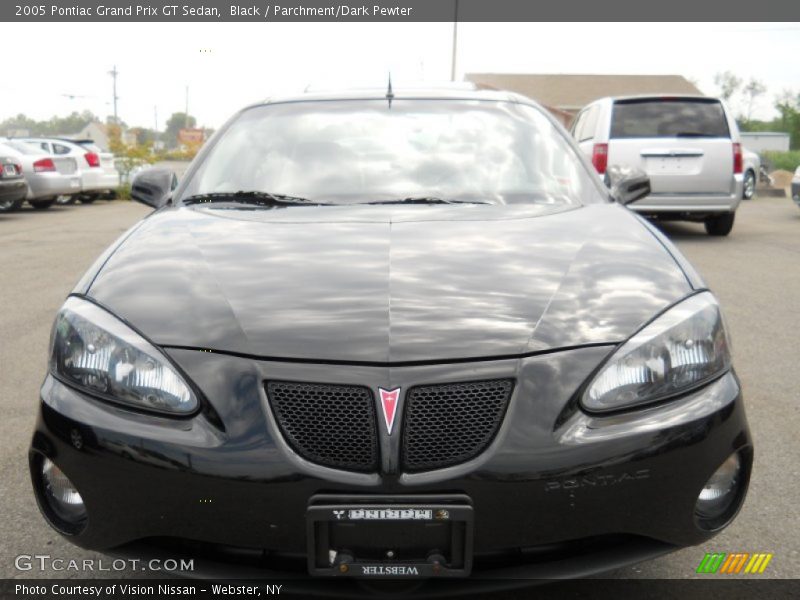 Black / Parchment/Dark Pewter 2005 Pontiac Grand Prix GT Sedan