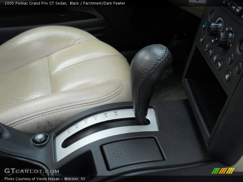 Black / Parchment/Dark Pewter 2005 Pontiac Grand Prix GT Sedan