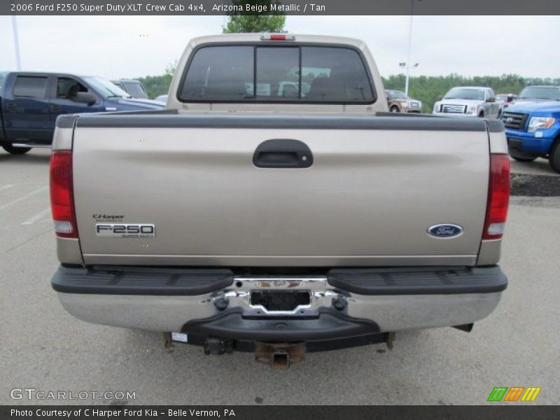 Arizona Beige Metallic / Tan 2006 Ford F250 Super Duty XLT Crew Cab 4x4