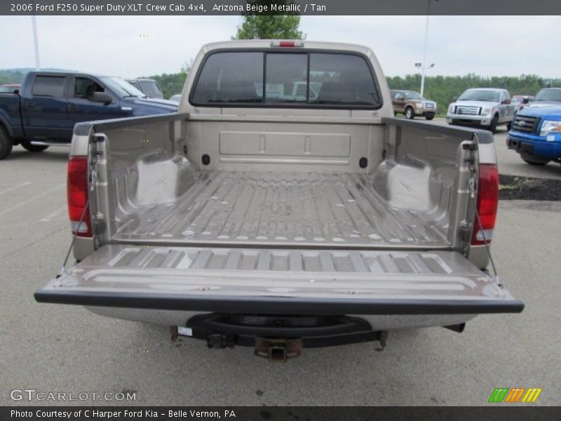 Arizona Beige Metallic / Tan 2006 Ford F250 Super Duty XLT Crew Cab 4x4