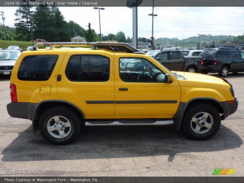 Solar Yellow / Charcoal 2004 Nissan Xterra XE 4x4