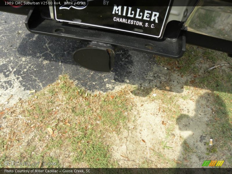 White / Gray 1989 GMC Suburban V2500 4x4