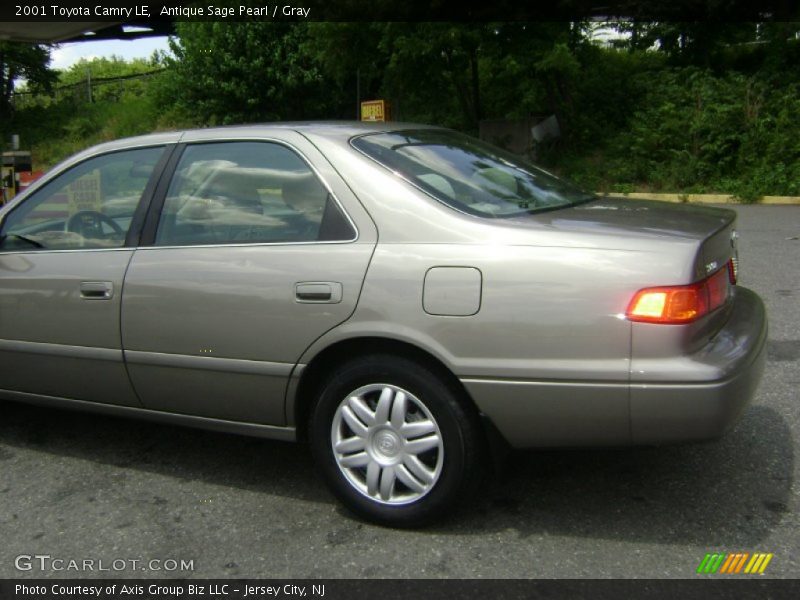 Antique Sage Pearl / Gray 2001 Toyota Camry LE