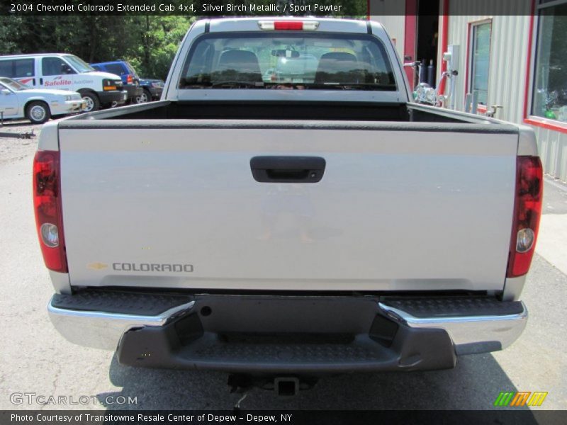 Silver Birch Metallic / Sport Pewter 2004 Chevrolet Colorado Extended Cab 4x4