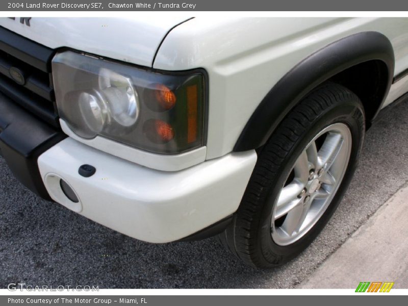 Chawton White / Tundra Grey 2004 Land Rover Discovery SE7