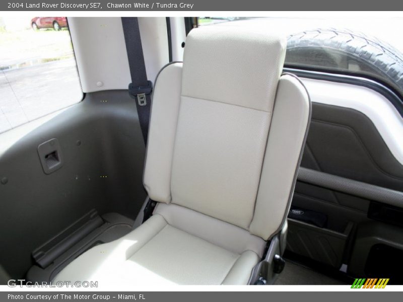 Chawton White / Tundra Grey 2004 Land Rover Discovery SE7