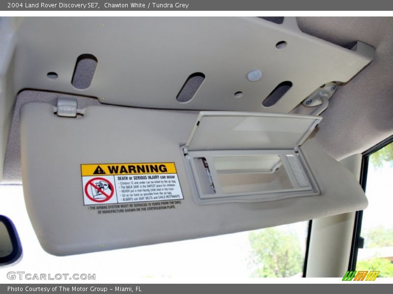 Chawton White / Tundra Grey 2004 Land Rover Discovery SE7