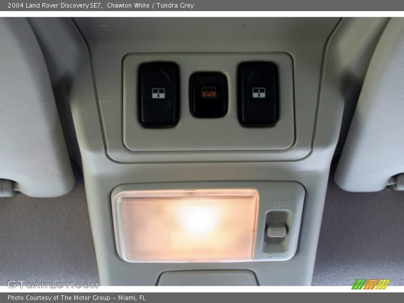 Chawton White / Tundra Grey 2004 Land Rover Discovery SE7