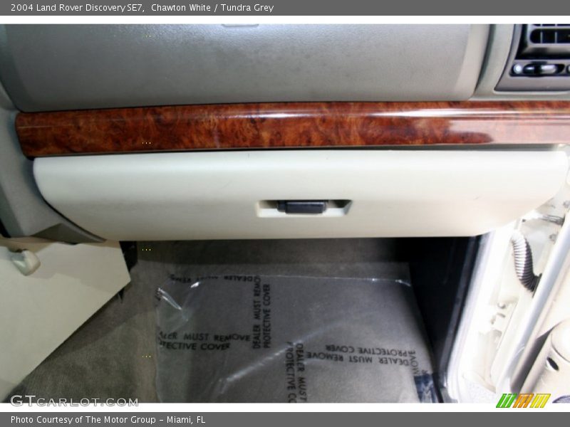 Chawton White / Tundra Grey 2004 Land Rover Discovery SE7