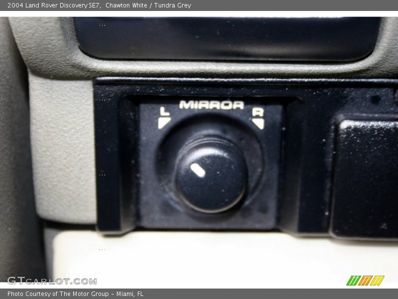 Chawton White / Tundra Grey 2004 Land Rover Discovery SE7