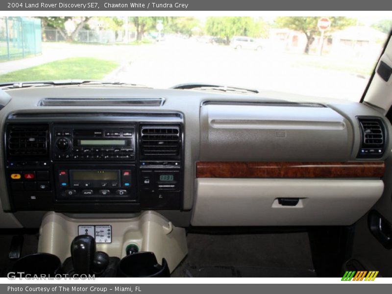 Chawton White / Tundra Grey 2004 Land Rover Discovery SE7