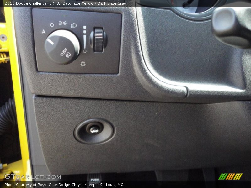 Controls of 2010 Challenger SRT8