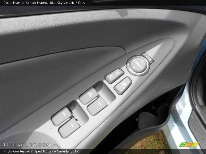 Controls of 2011 Sonata Hybrid