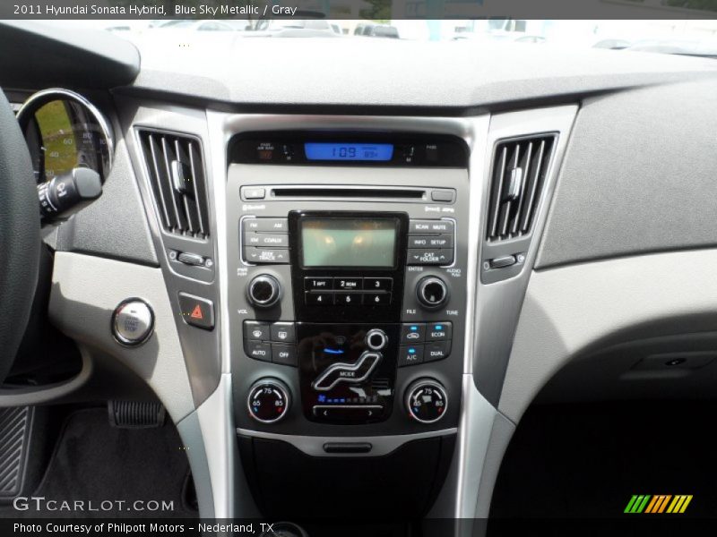 Controls of 2011 Sonata Hybrid