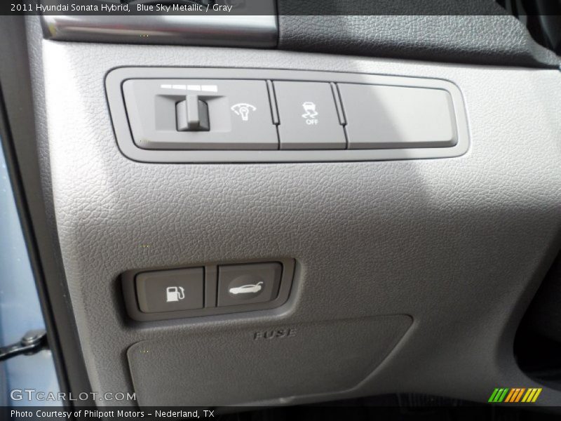 Controls of 2011 Sonata Hybrid
