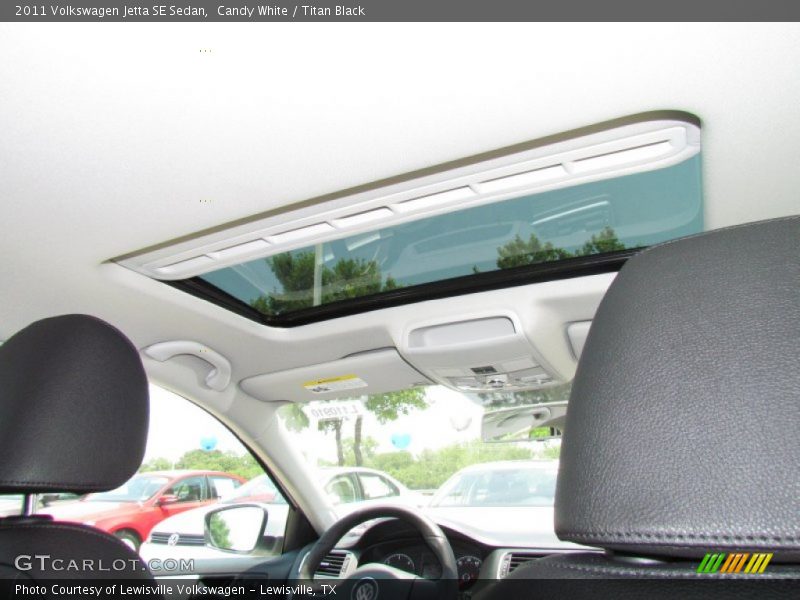 Candy White / Titan Black 2011 Volkswagen Jetta SE Sedan
