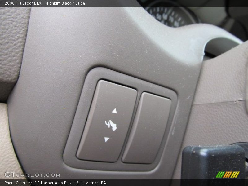 Midnight Black / Beige 2006 Kia Sedona EX