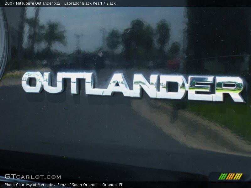 Labrador Black Pearl / Black 2007 Mitsubishi Outlander XLS