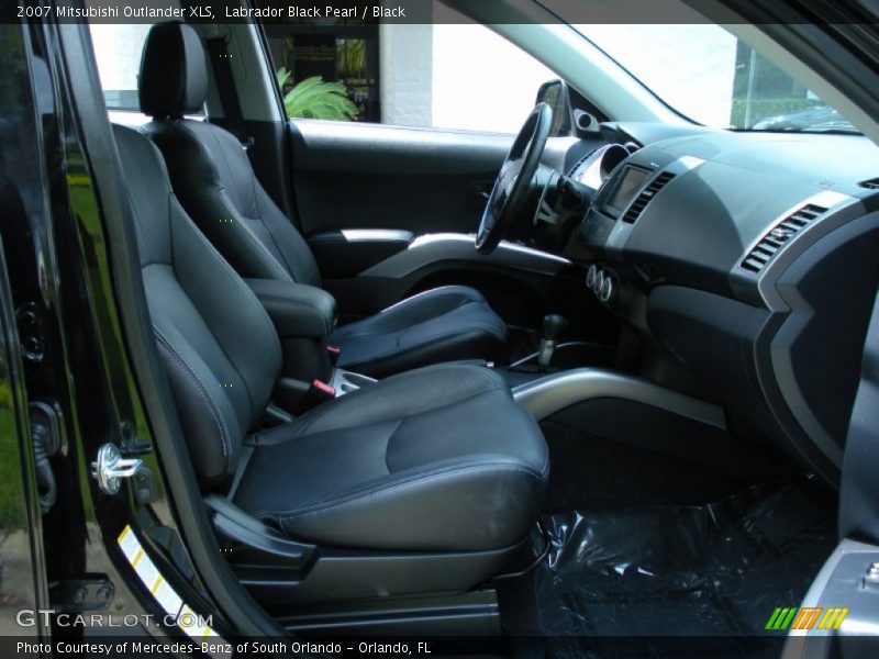 Labrador Black Pearl / Black 2007 Mitsubishi Outlander XLS