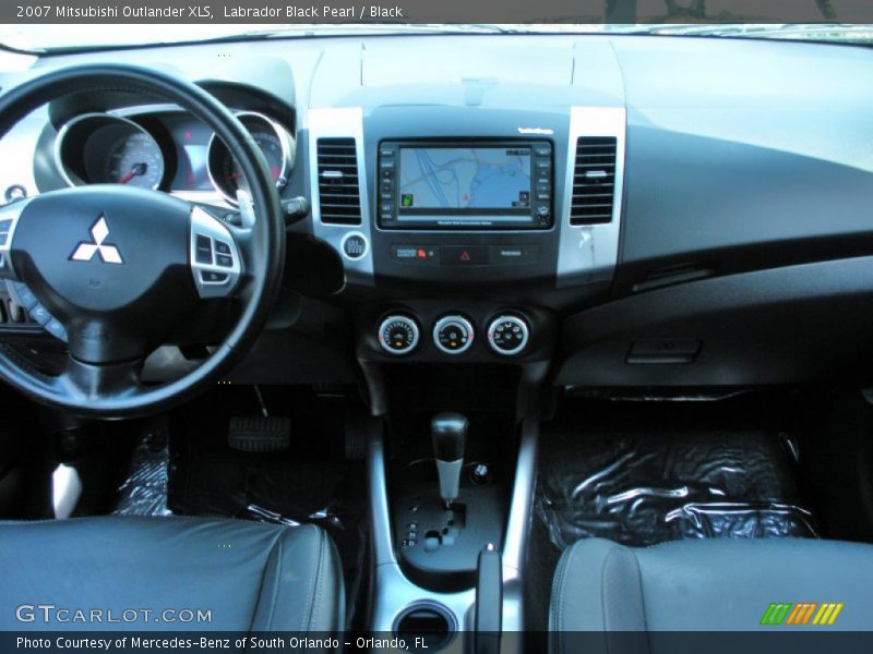 Labrador Black Pearl / Black 2007 Mitsubishi Outlander XLS