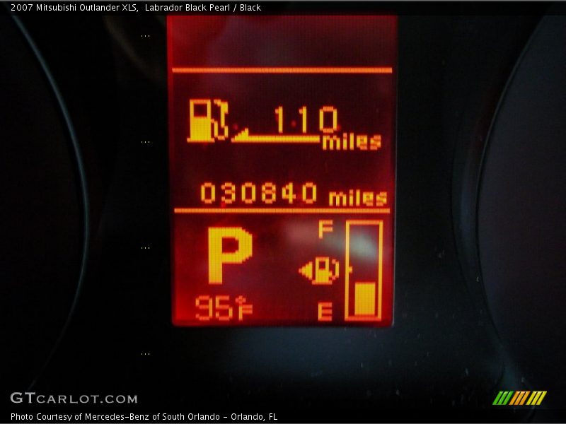 Labrador Black Pearl / Black 2007 Mitsubishi Outlander XLS