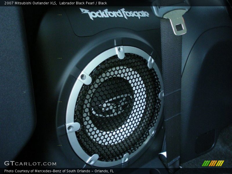 Labrador Black Pearl / Black 2007 Mitsubishi Outlander XLS