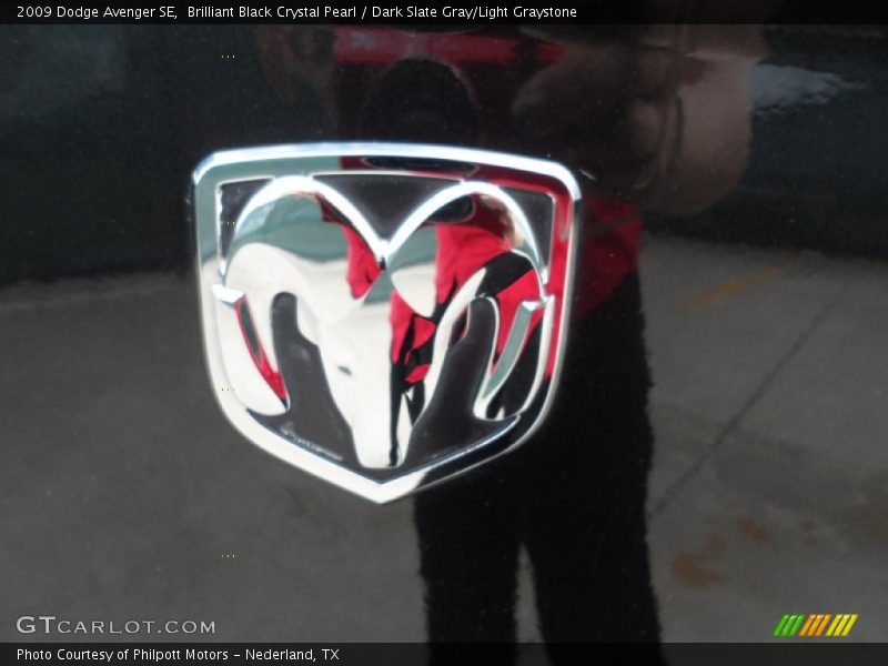 Brilliant Black Crystal Pearl / Dark Slate Gray/Light Graystone 2009 Dodge Avenger SE