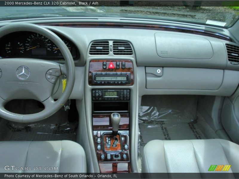 Black / Ash 2000 Mercedes-Benz CLK 320 Cabriolet