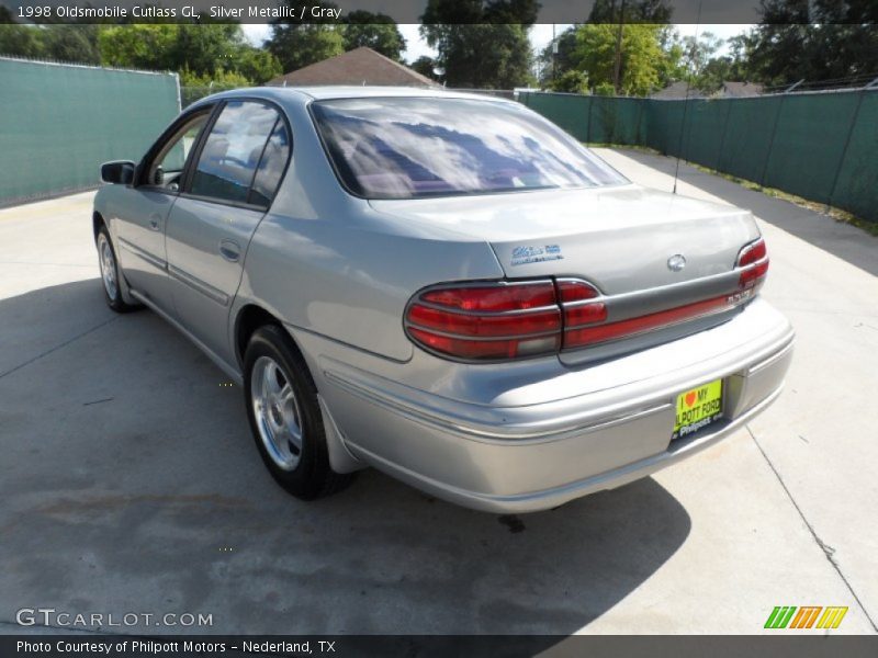 Silver Metallic / Gray 1998 Oldsmobile Cutlass GL