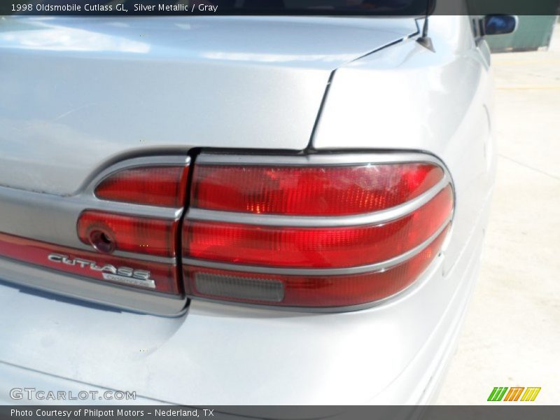 Silver Metallic / Gray 1998 Oldsmobile Cutlass GL