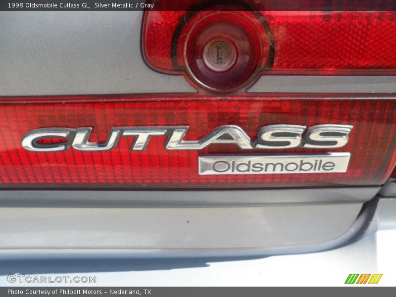 Silver Metallic / Gray 1998 Oldsmobile Cutlass GL