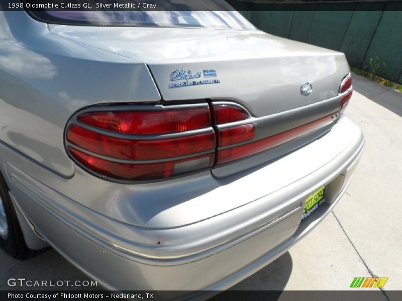 Silver Metallic / Gray 1998 Oldsmobile Cutlass GL