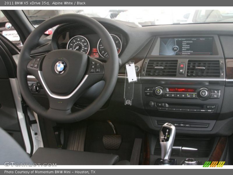 Alpine White / Black 2011 BMW X5 xDrive 35d