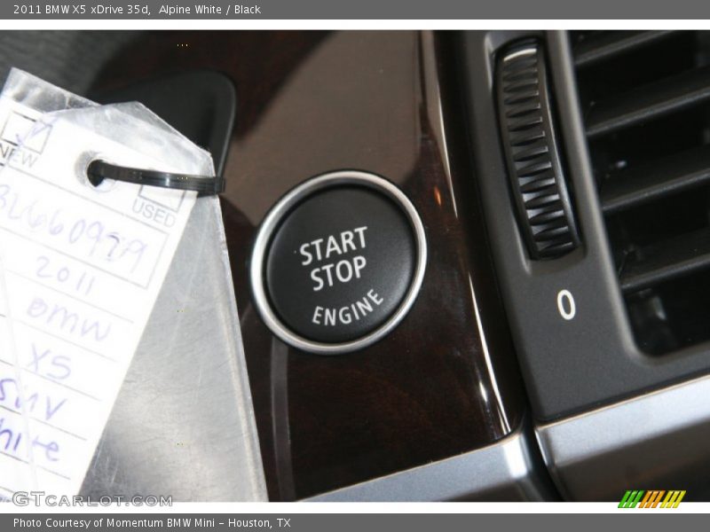 Alpine White / Black 2011 BMW X5 xDrive 35d
